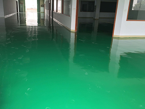 青島環(huán)氧地坪生產(chǎn)廠家分享了處理地坪漆中有毒物質(zhì)的技巧。