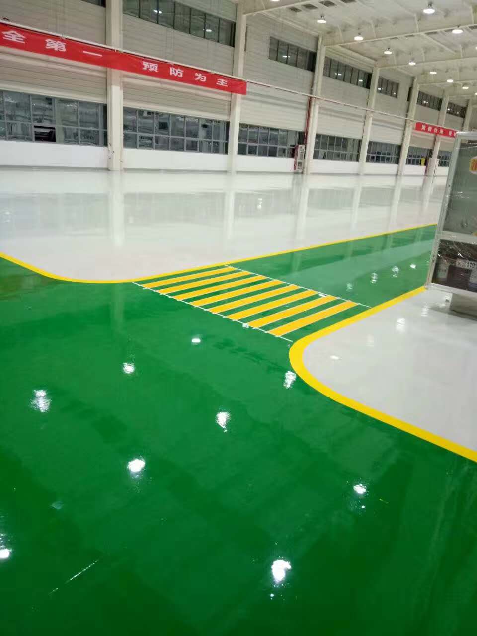 環(huán)氧地坪的自然石材紋理設(shè)計：高級感與自然美的結(jié)合